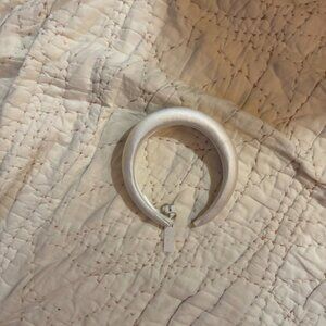 Jennifer Behr Thada Headband Satin Cream